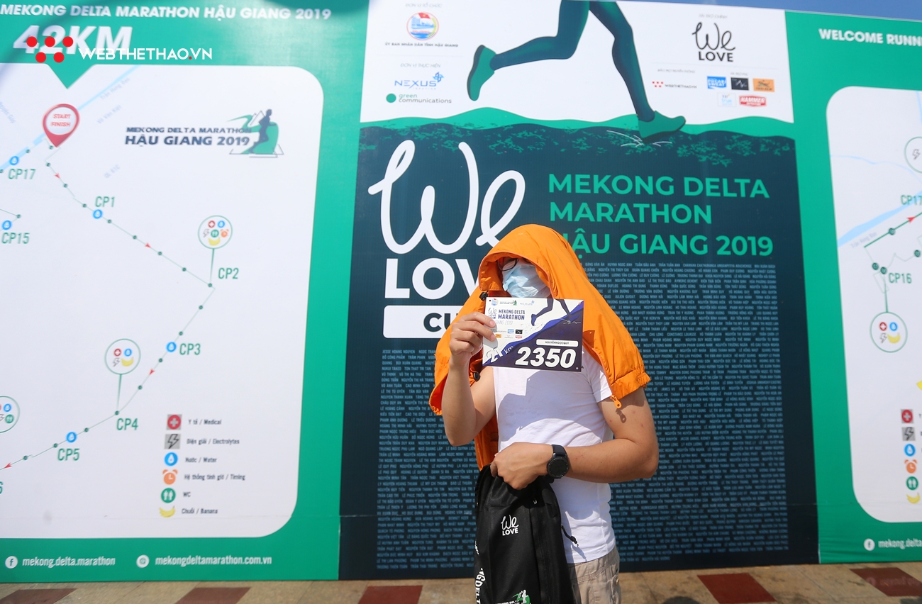 Hàng ngàn runner bất chấp cái nắng 37 độ C đi nhận bib Mekong Delta Marathon 2019