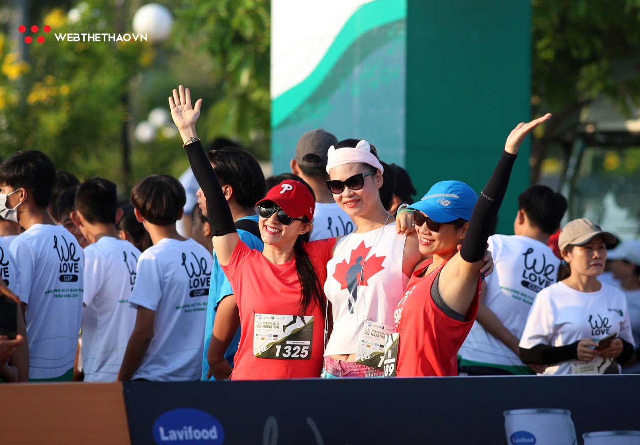 Ngỡ ngàng trước những bóng hồng xinh đẹp tại Mekong Delta Marathon 2019
