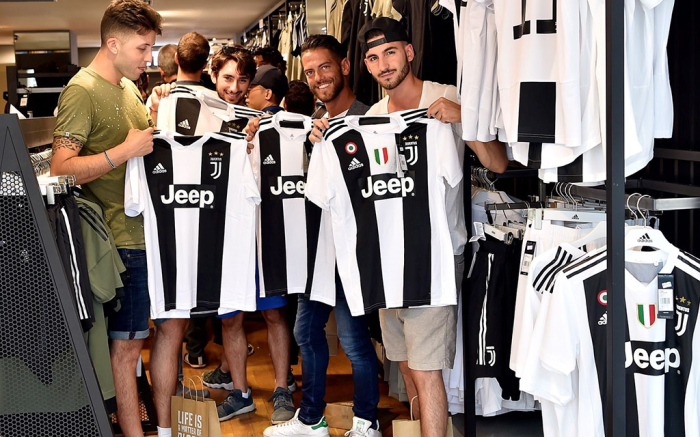 Ronaldo giúp Juventus tăng thêm 81% thu nhập bán áo đấu và đồ lưu niệm
