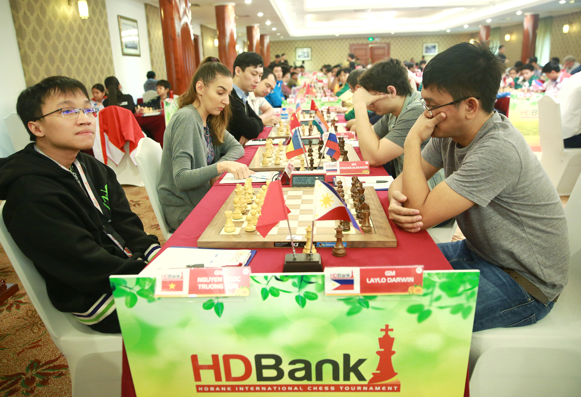Trường Sơn và các đồng đội hết cơ hội vô địch giải cờ vua HDBank 2019