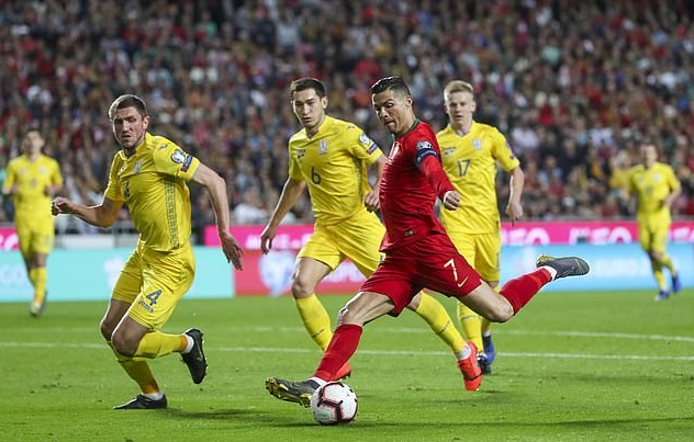 Ronaldo tịt ngòi, Bồ Đào Nha chia điểm với Ukraine