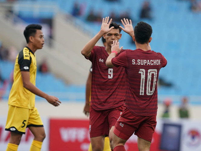 Hủy diệt U23 Brunei, người Thái đẩy U23 Việt Nam vào thế khó