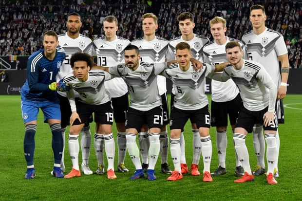 Hành trình dài để Joachim Low trẻ hóa đội tuyển Đức