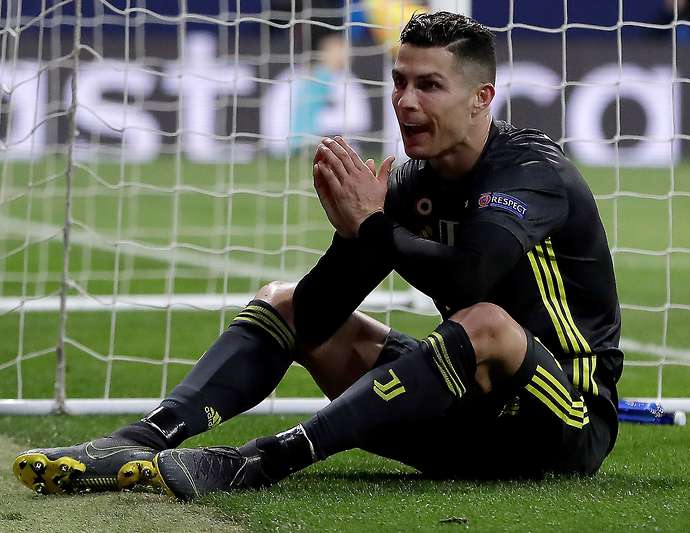 Ronaldo bất ngờ bị bỏ xa ở cuộc đua Chiếc giày vàng châu Âu vì bàn thắng 11m