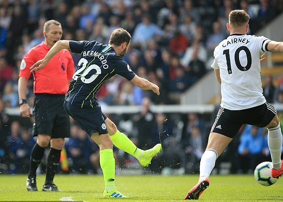 Kết quả Fulham vs Man City (0-2): Man City chiếm lại ngôi đầu bảng