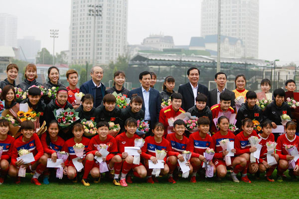 Bộ Trưởng Nguyễn Ngọc Thiện khẳng định tạo điều kiện thuận lợi nhất cho bóng đá nữ