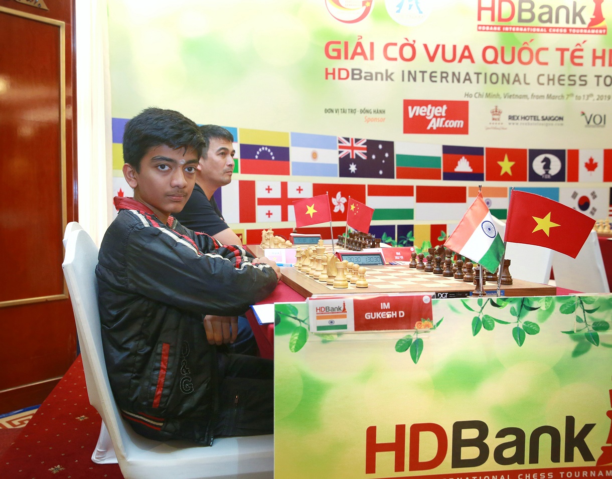 Thần đồng cờ vua 13 tuổi Ấn Độ dẫn đầu HDBank Cup 2019