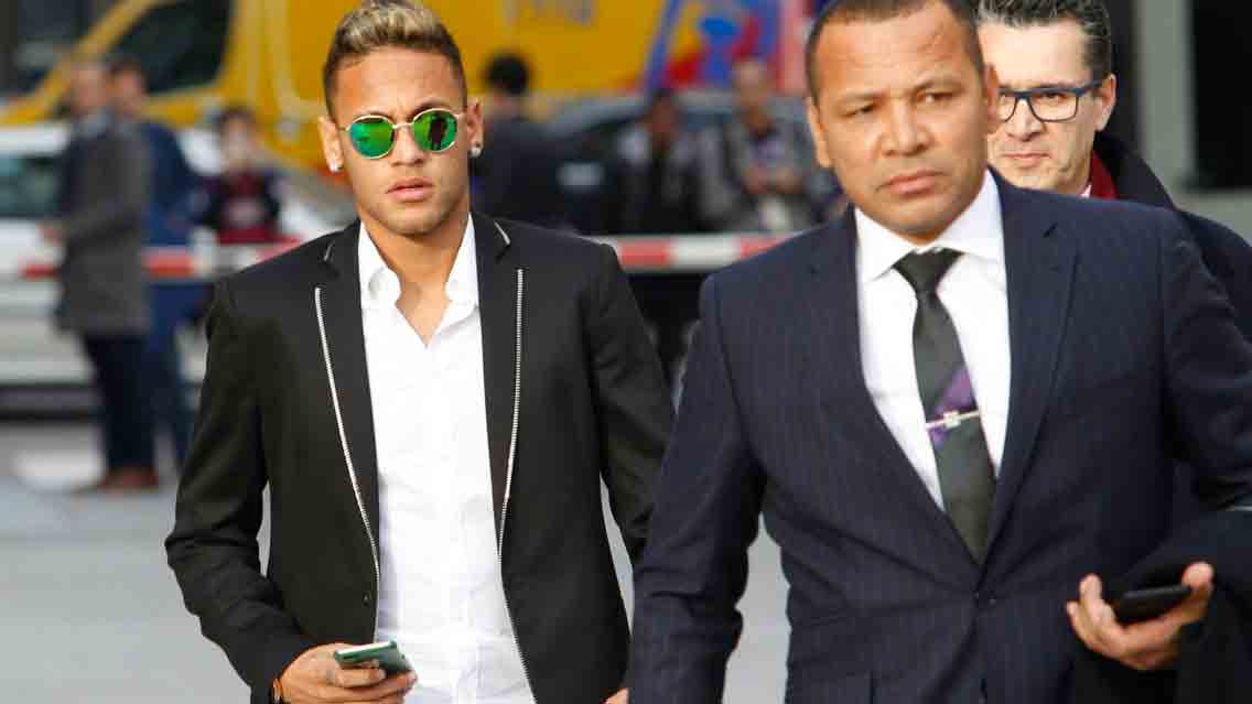 Vì sao Neymar bị phong tỏa hơn 30 tài sản và có thể đối mặt nguy cơ tù tội?