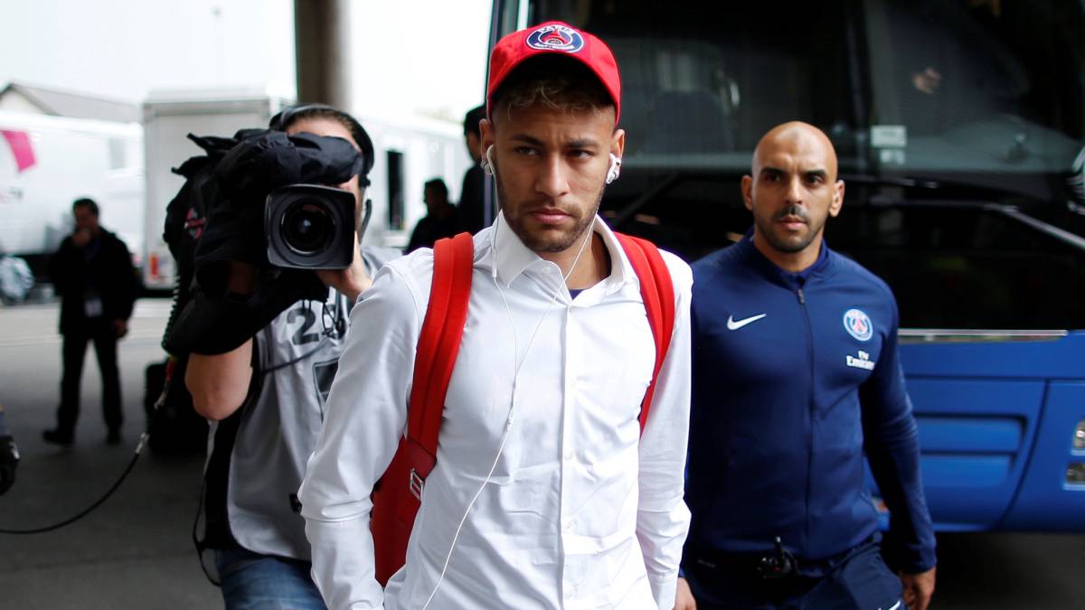Chuyển nhượng Barca 24/6: Alves trở lại Nou Camp, Barca gửi đề nghị mua Neymar cho PSG