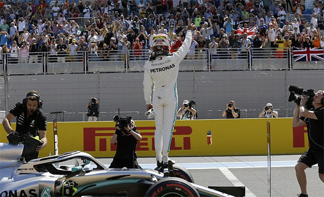 Lewis Hamilton lập kỷ lục mới cho Mercedes