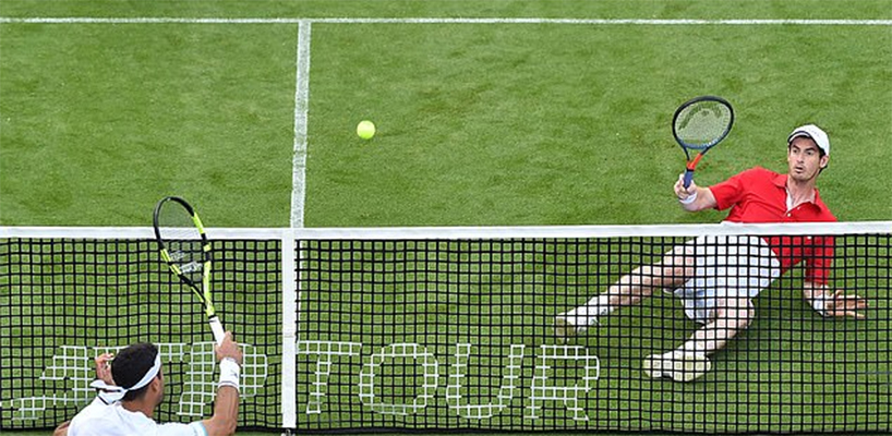 Andy Murray rớt xuống đất khi thua ngay vòng 1 Eastbourne