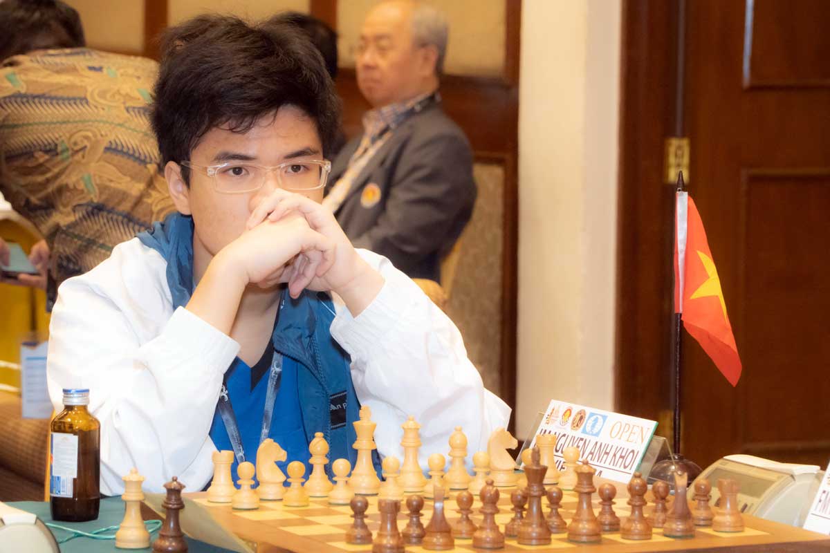 Thắng 6 ván liên tiếp, “thần đồng” Nguyễn Anh Khôi vô địch cờ nhanh trẻ châu Á