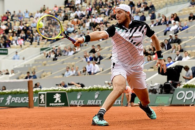 Novak Djokovic vững vàng trên hành trình quét sạch Grand Slam