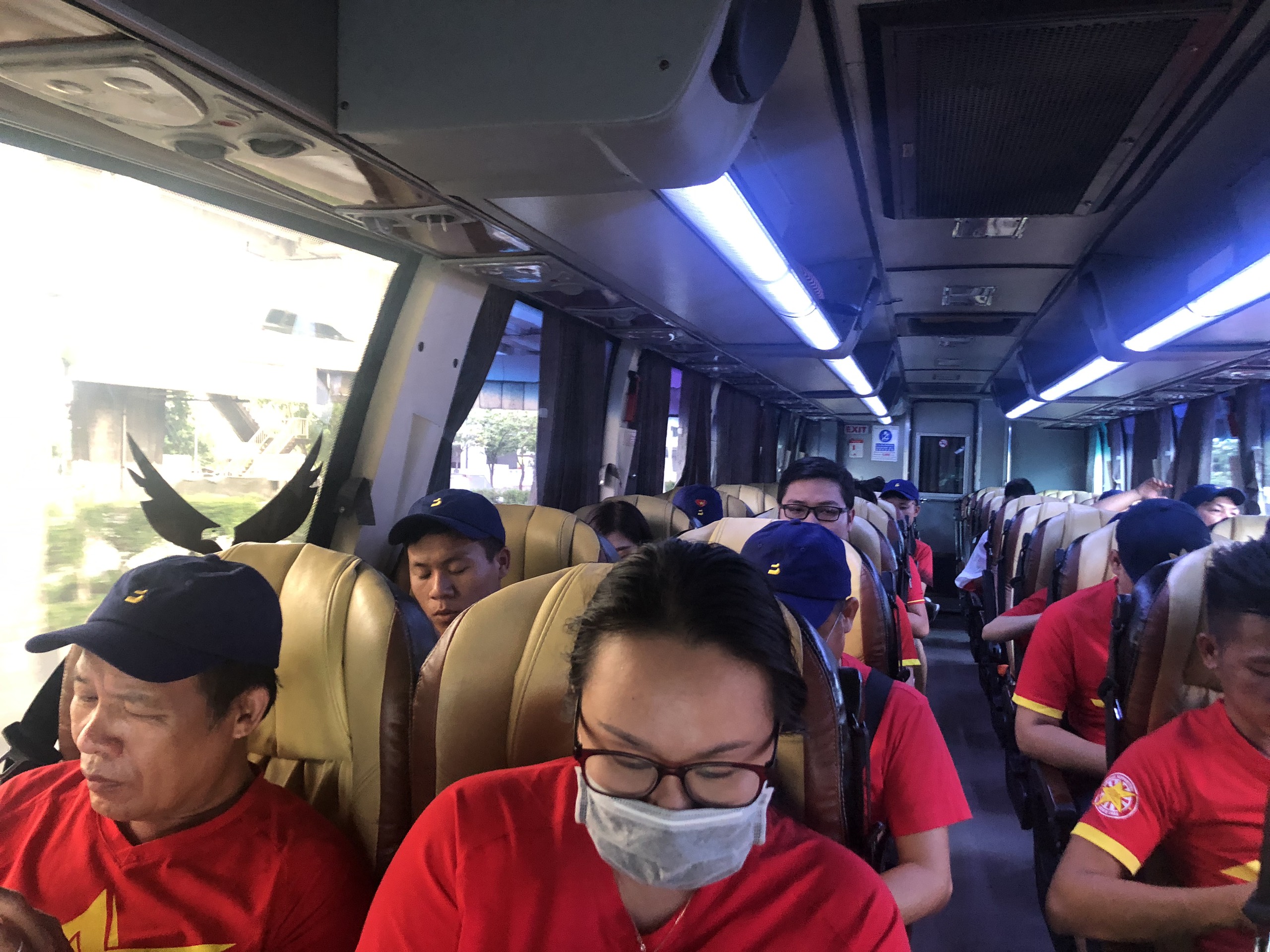 CĐV Việt Nam sẽ nhuộm đỏ Buriram trước trận gặp Thái Lan