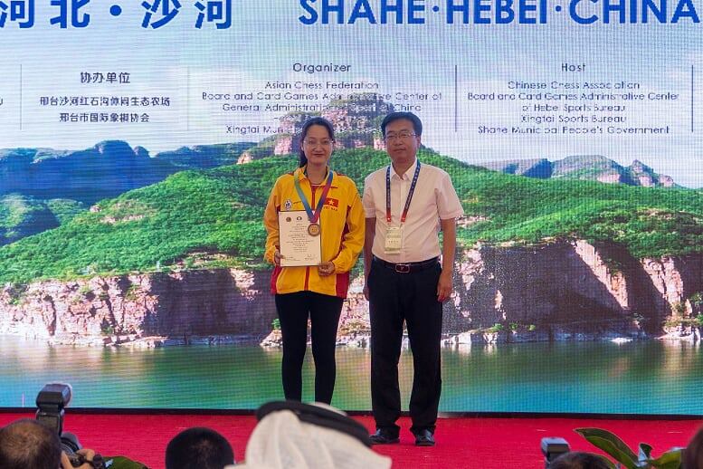 Sau chức vô địch cờ tiêu chuẩn, Lê Quang Liêm giành thêm HCB cờ chớp châu Á