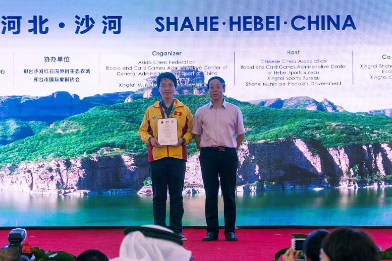 Sau chức vô địch cờ tiêu chuẩn, Lê Quang Liêm giành thêm HCB cờ chớp châu Á