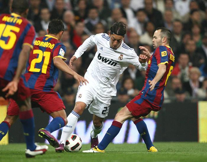 “Số 9 ảo” là gì? Messi, Hazard, Firmino thi đấu như thế nào ở vị trí này?
