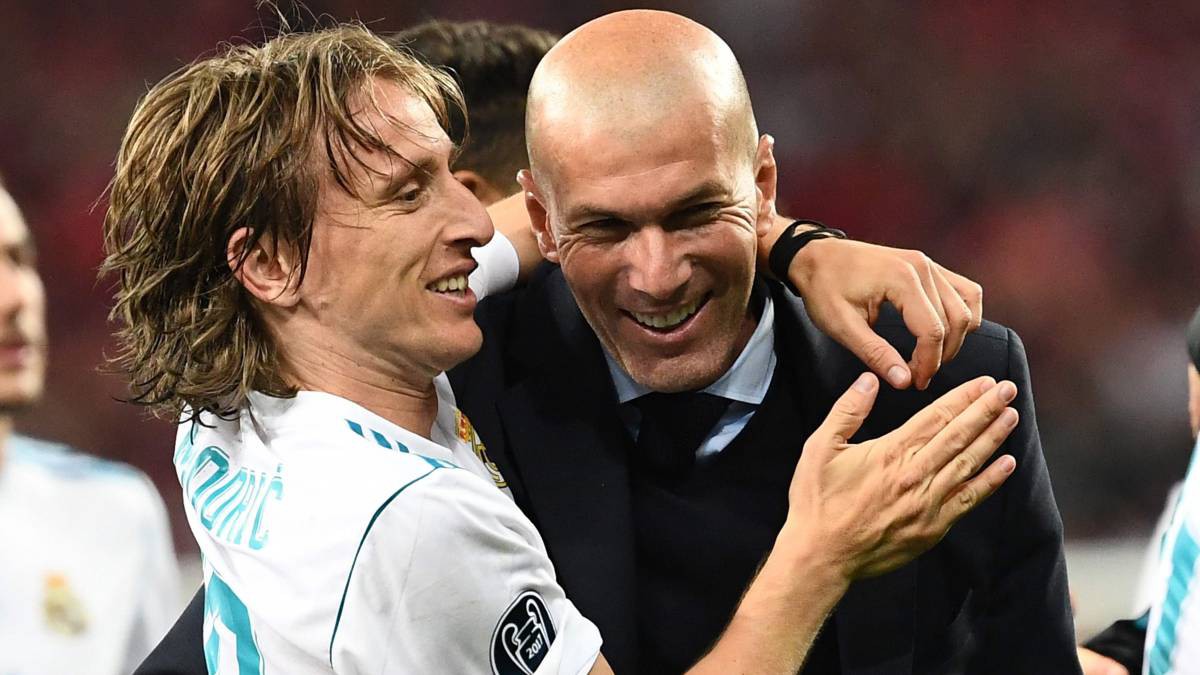 Chuyển nhượng Real Madrid 1/7: Modric nói gì khi được đàn anh lôi kéo đến Milan?