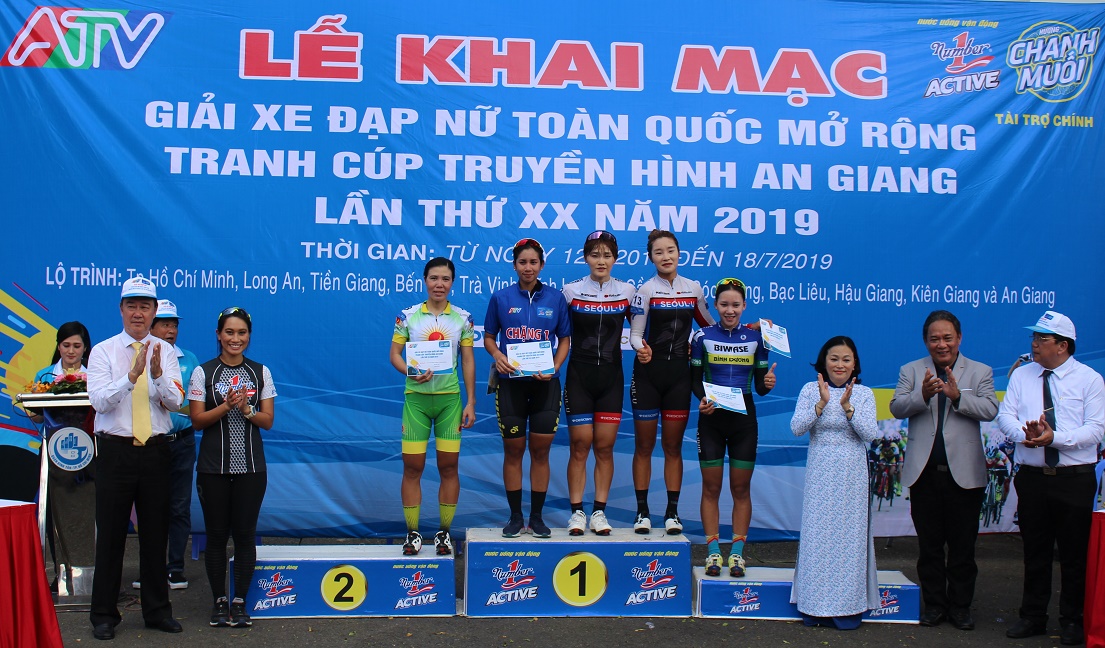 Vắng Nguyễn Thị Thật, các tay đua ngoại thắng thế tại chặng 1 giải quốc tế truyền hình An Giang 2019