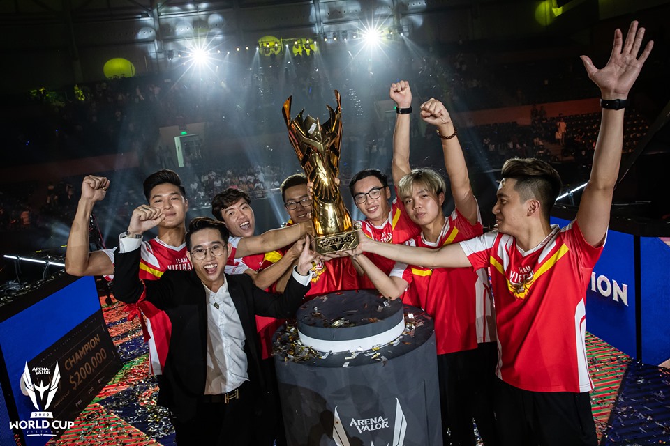 Tin Esports ngày 15/07: Liên Quân Việt Nam lập kỳ tích tại AWC 2019, trở thành nhà vô địch thế giới