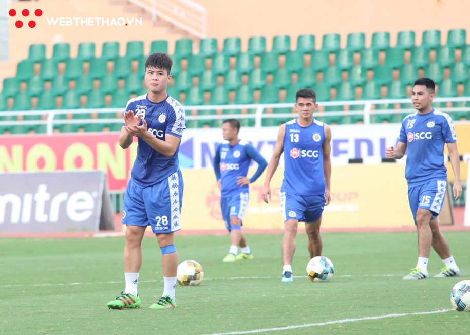 Thủ môn số 1 dính chấn thương, Hà Nội FC có thể sử dụng Bùi Tiến Dũng? 