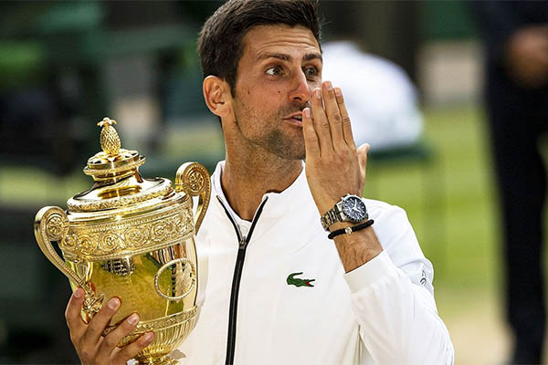 Nghi vấn từ một bức ảnh tại Wimbledon: Gia đình Djokovic rạn nứt?