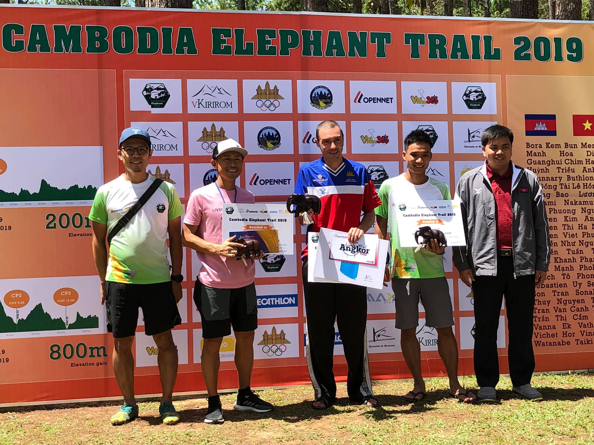 Chi ‘Kenya’ vô địch giải chạy địa hình lần đầu tổ chức ở Campuchia