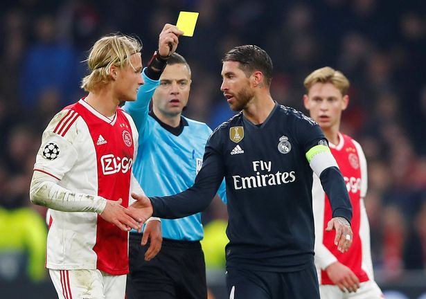 Lộ bằng chứng tố cáo Sergio Ramos cố tình tẩy thẻ ở Champions League