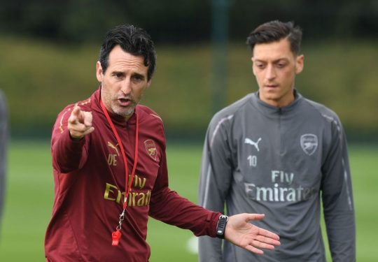 Unai Emery ra điều kiện để Mesut Ozil trở lại đội hình Arsenal