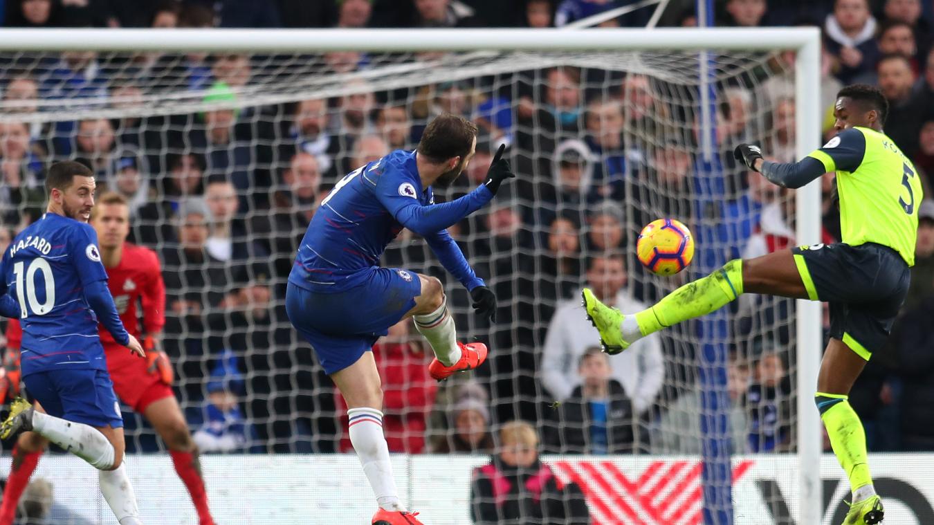 Higuain ra mắt ấn tượng, cột mốc 200 bàn của Hazard và những điểm nhấn khi Chelsea vùi dập Huddersfield