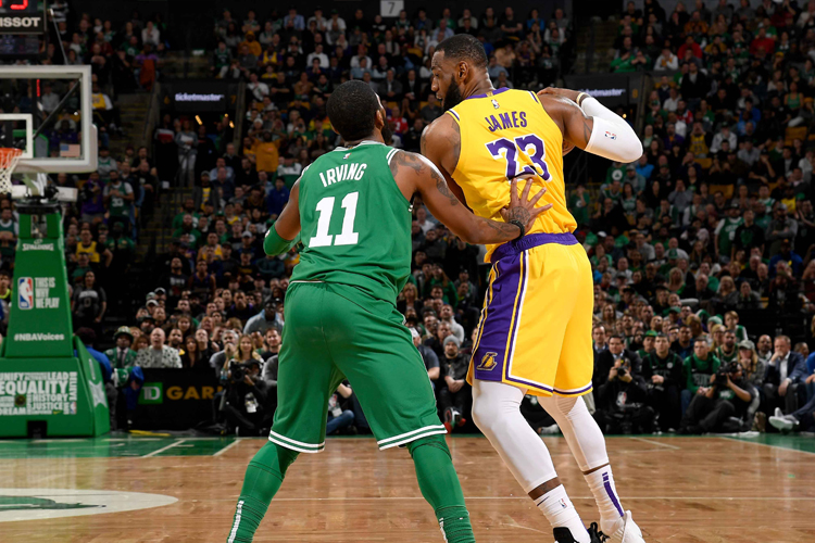 Quật ngã Celtics, Lakers tiện tay thiết lập một kỷ lục mới