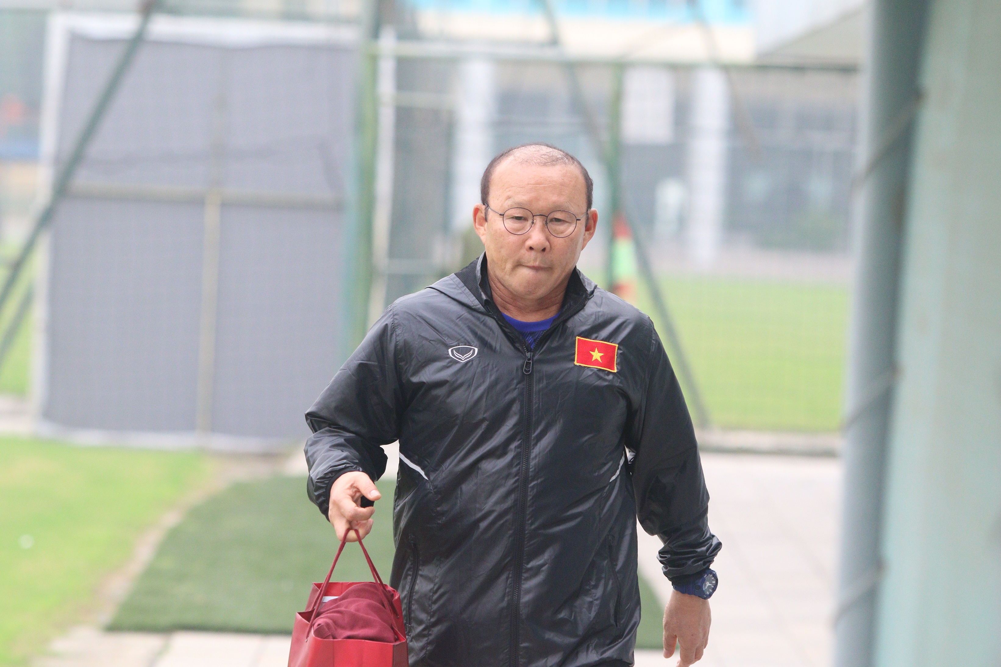 Tin bóng đá Việt Nam 17/3: HLV Park Hang Seo rút gọn danh sách U23 Việt Nam, Công Phượng được khen ngợi