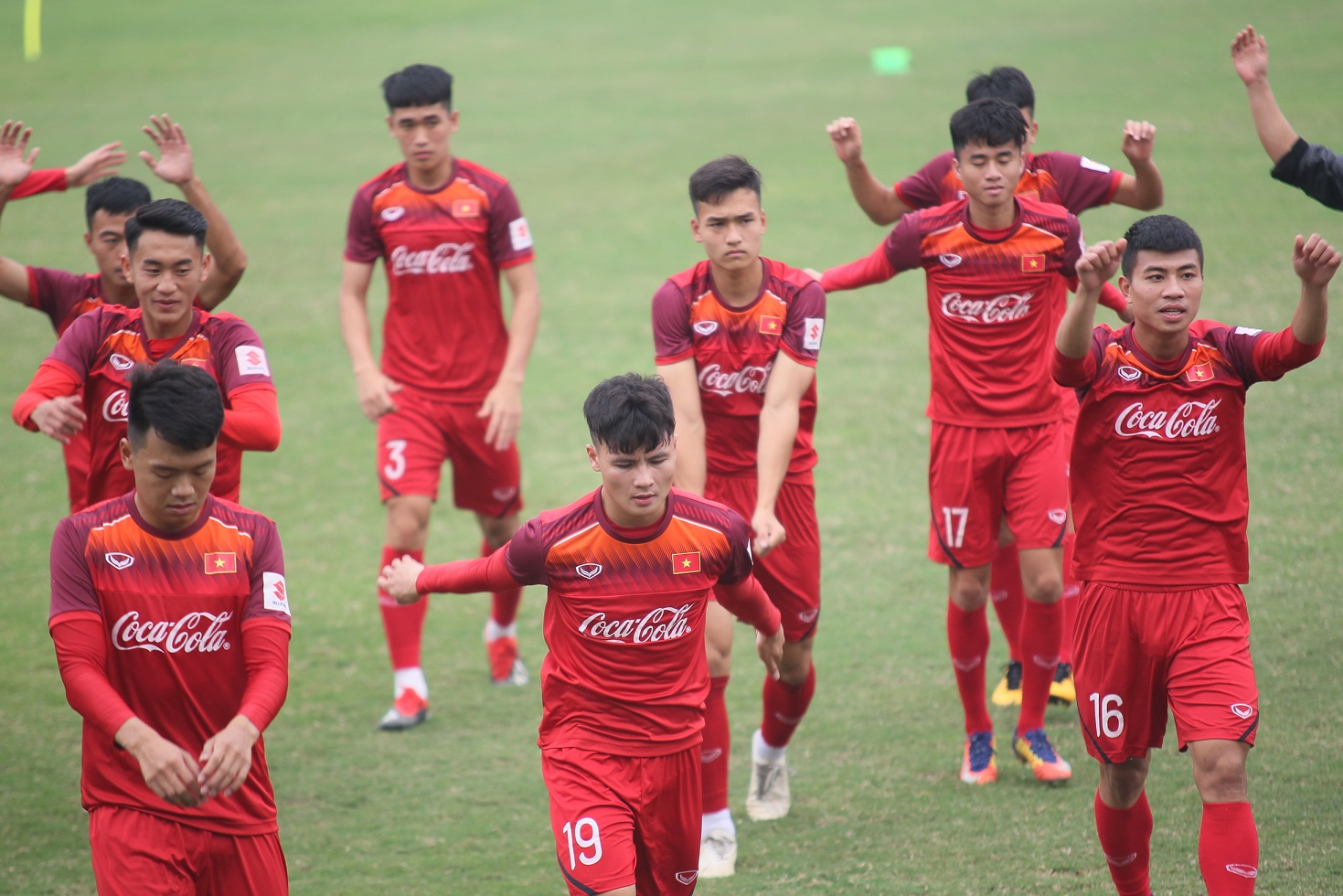 Chùm ảnh: Thầy Park đến muộn; Quang Hải, Văn Hậu trở lại tập luyện cùng U23 Việt Nam