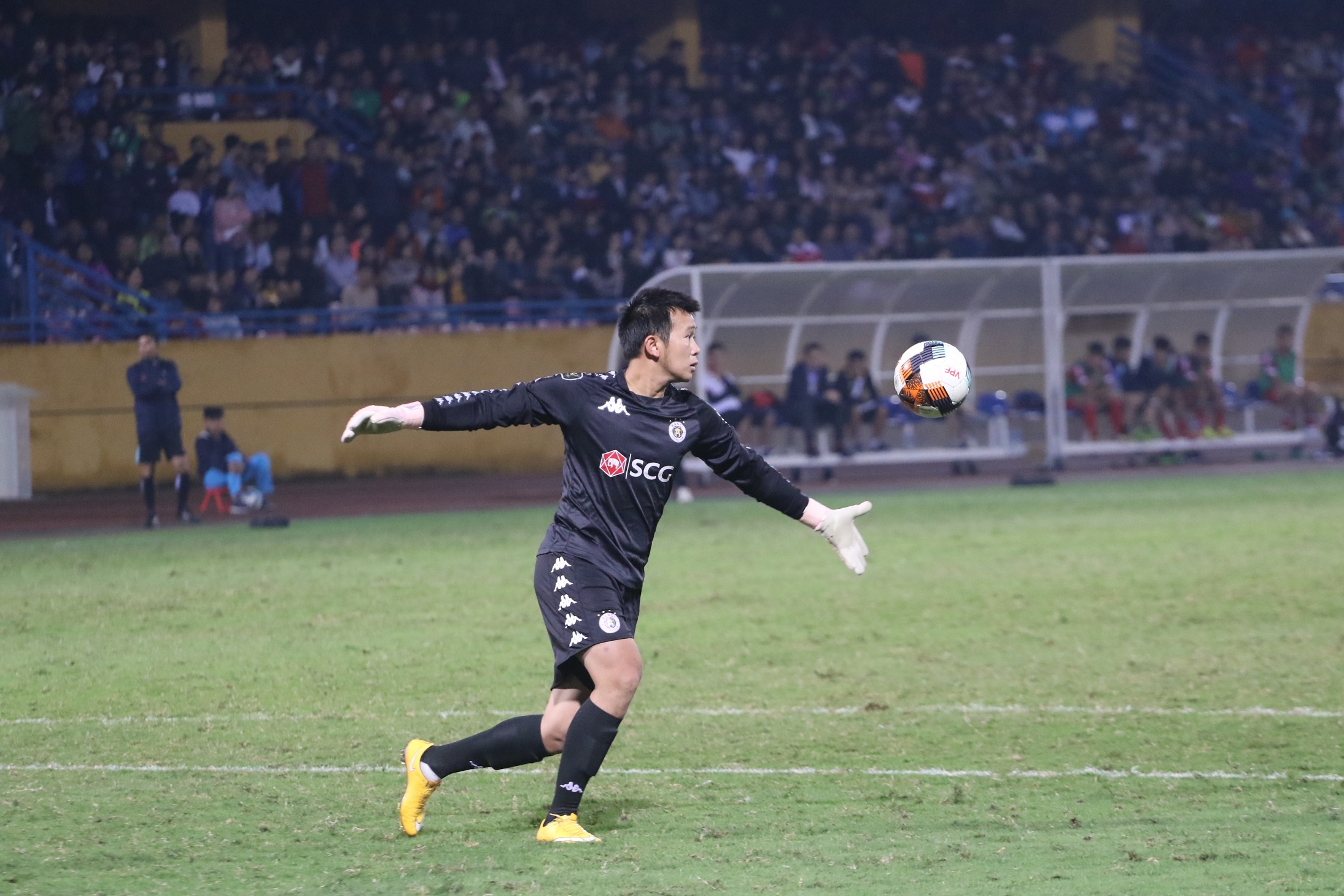“Người nhện” của Hà Nội FC nhận thưởng lớn sau chiến thắng trước Viettel