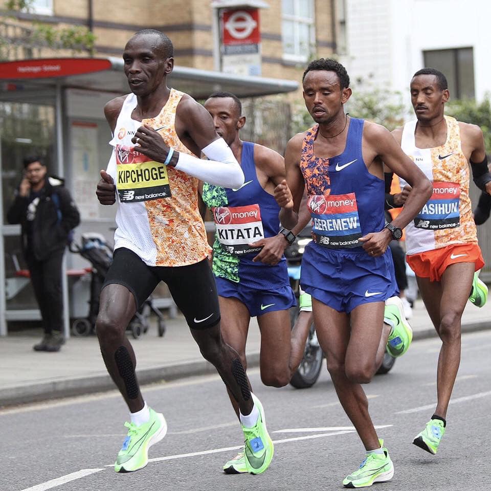 London Marathon 2019: Eliud Kipchoge lập kỷ lục mới, Brigid Kosgei lật đổ ngôi hậu