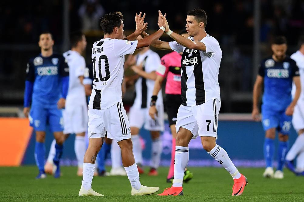 Ronaldo và Messi chia sẻ kỷ lục ghi nhiều bàn nhất ở Top 5 giải VĐQG Châu Âu