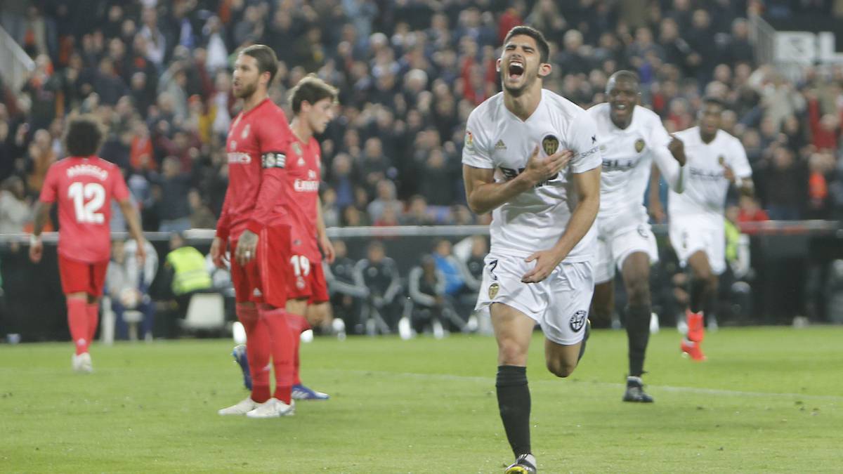 Real Madrid hết mục tiêu và 5 điểm nhấn ở trận thua Valencia 1-2