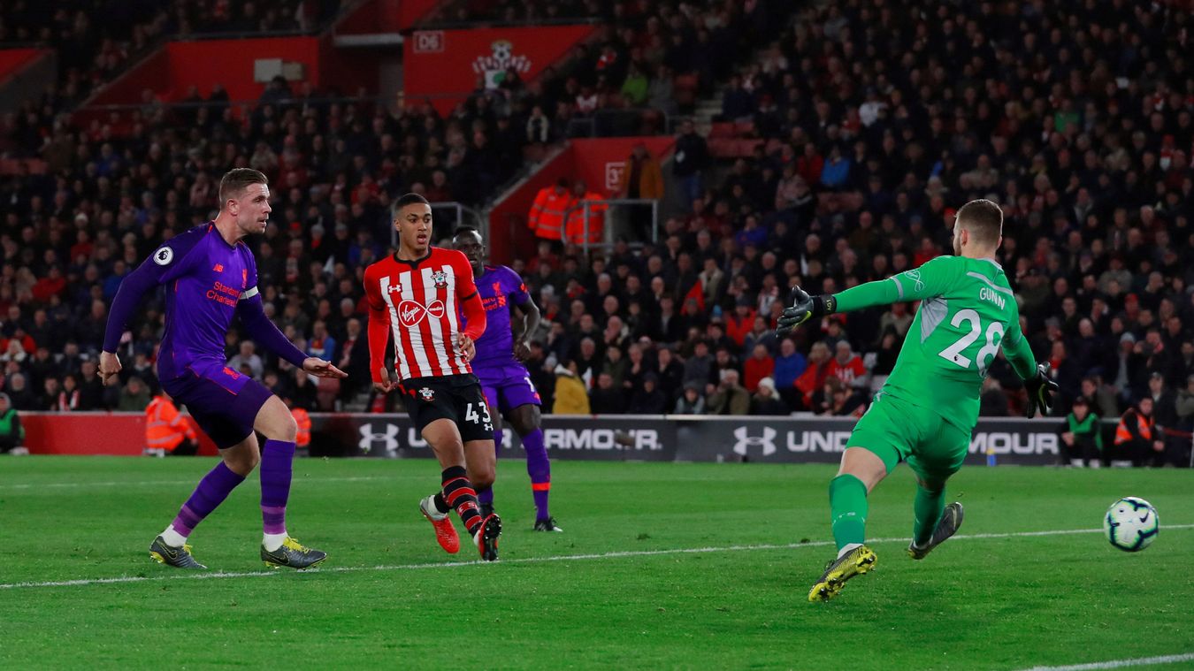 Huyền thoại Liverpool tin Salah việt vị khi Keita ghi bàn gỡ hòa trước Southampton