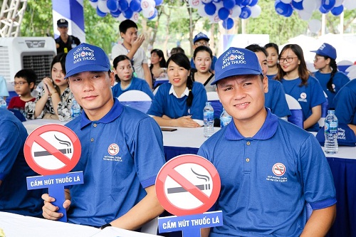 Sao trẻ Hà Nội tham gia chiến dịch “Nói không với thuốc lá”