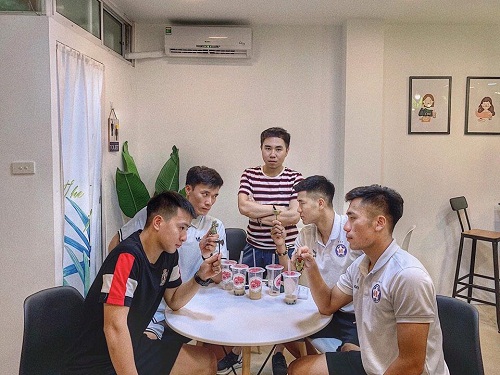 Những sắc thái biểu cảm “khó đỡ” của sao U23 Việt Nam