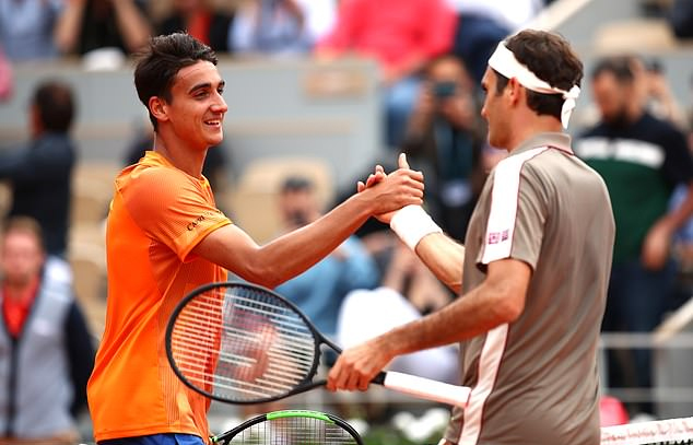 Roger Federer thắng dễ trận đầu Roland Garros