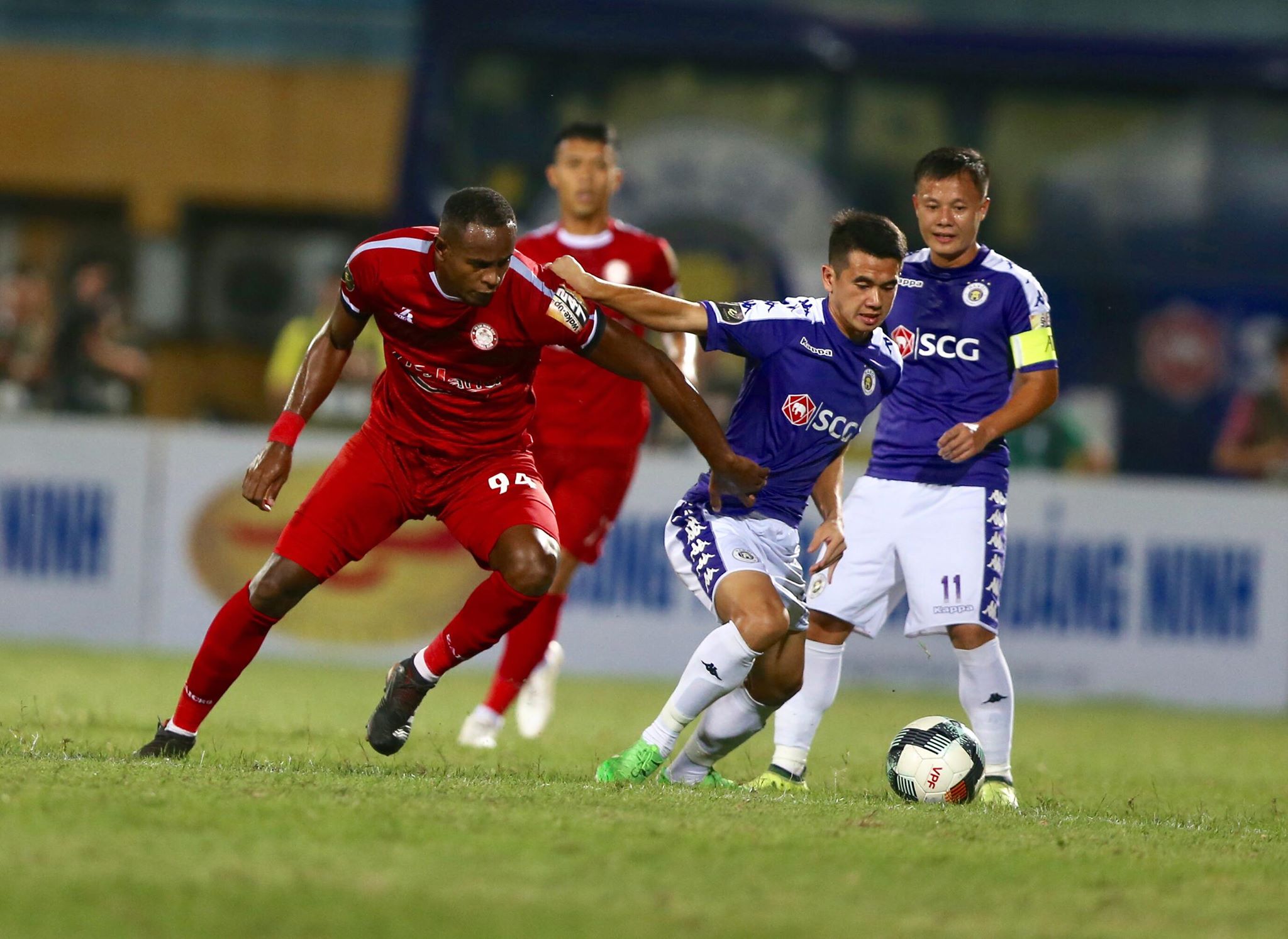 Nỗi lo lắng trớ trêu của bóng đá Việt