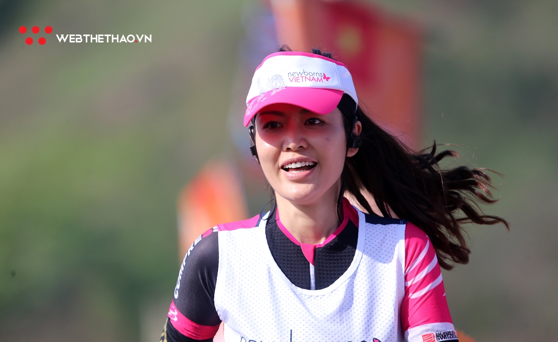 Hoa hậu Thu Thủy rạng ngời trên đường chạy Vietnam Trail Marathon 2019