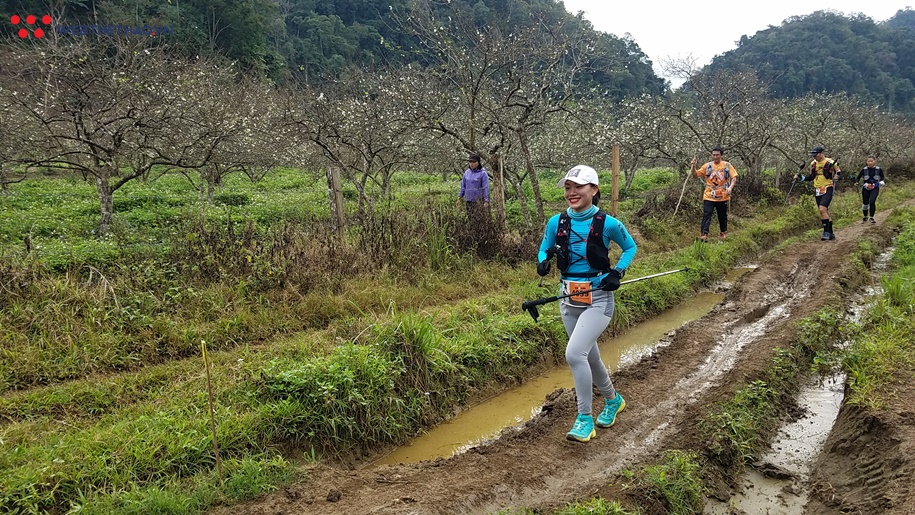 Theo chân VĐV chạy cung đường lãng mạn 42km Vietnam Trail Marathon