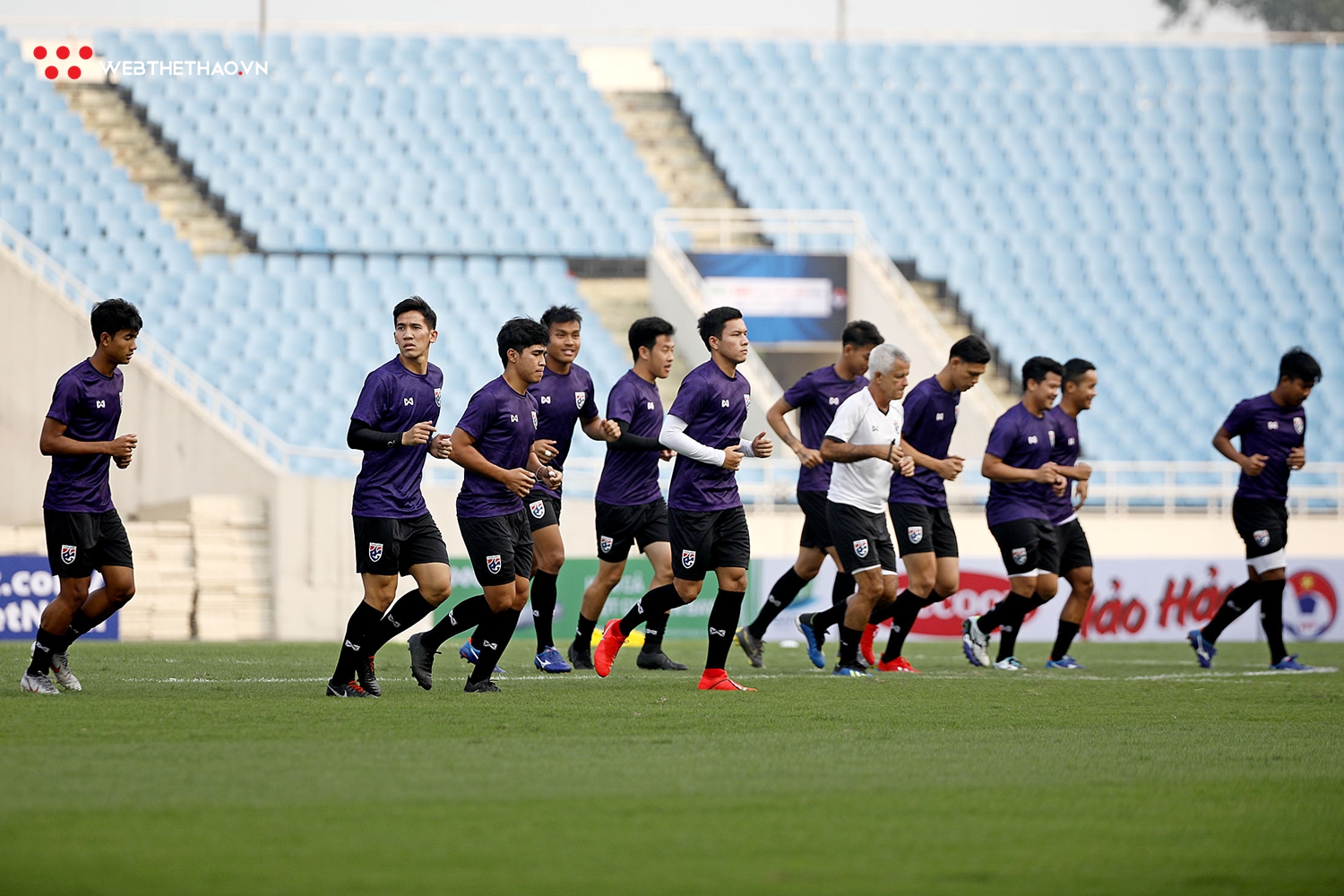 Chùm ảnh: Buổi tập đầu tiên của U23 Thái Lan trên sân Mỹ Đình