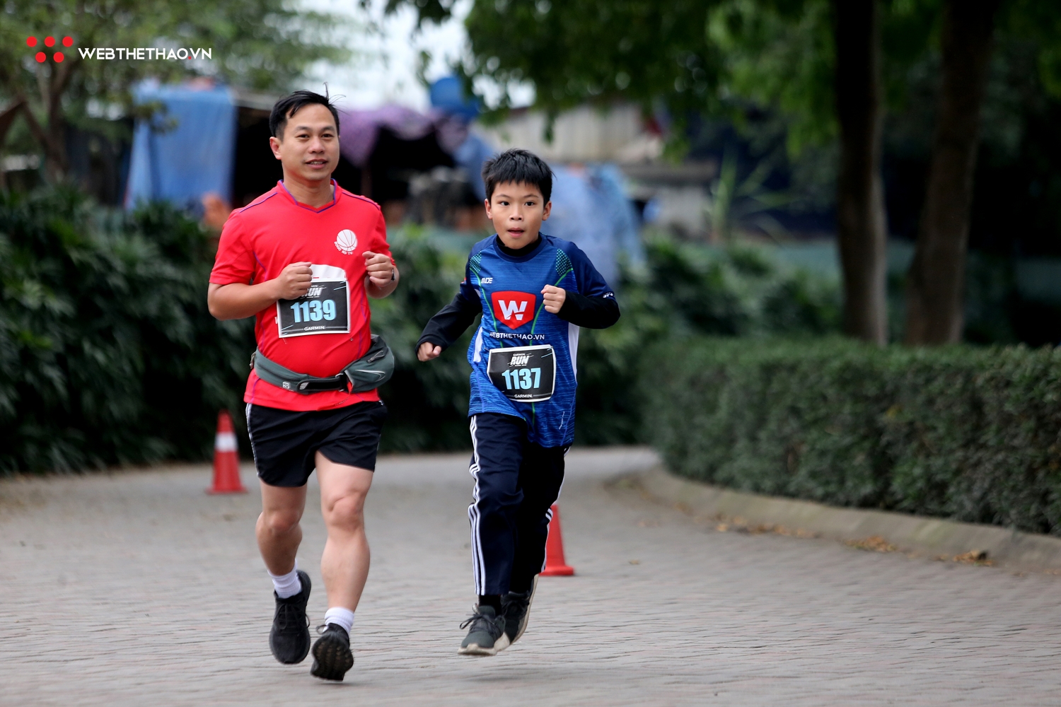 Hàng trăm runner sải bước tại Garmin Run Hanoi 2019 dưới cái lạnh 15 độ