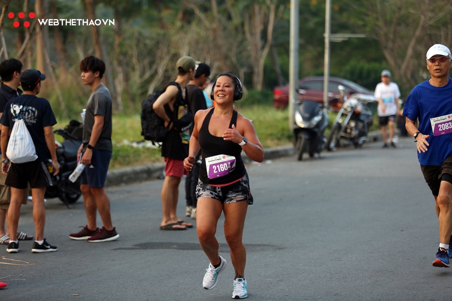 Những bóng hồng xinh đẹp tỏa sáng tại HCMC Marathon 2019