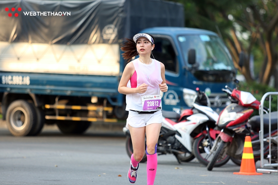 Những bóng hồng xinh đẹp tỏa sáng tại HCMC Marathon 2019