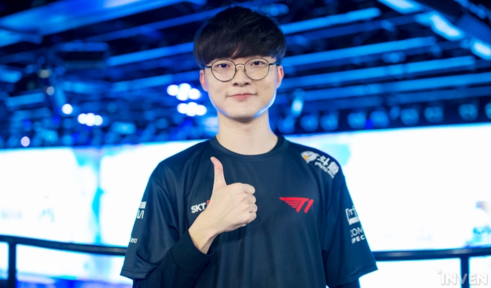 T1 Faker: Try hard gấp bội khi phải đấu với Clid