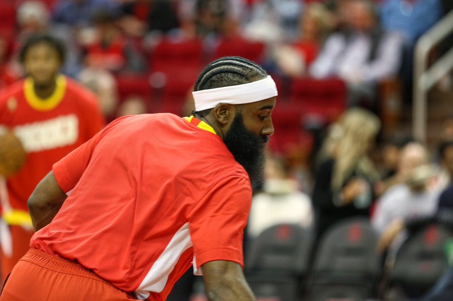 Hơn 40 điểm cùng với triple-doubles, James Harden đã knock-out Philadelphia 76ers